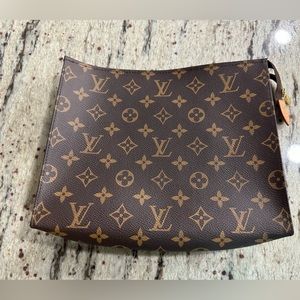 Louis vuitton Toiletry 26***sold
